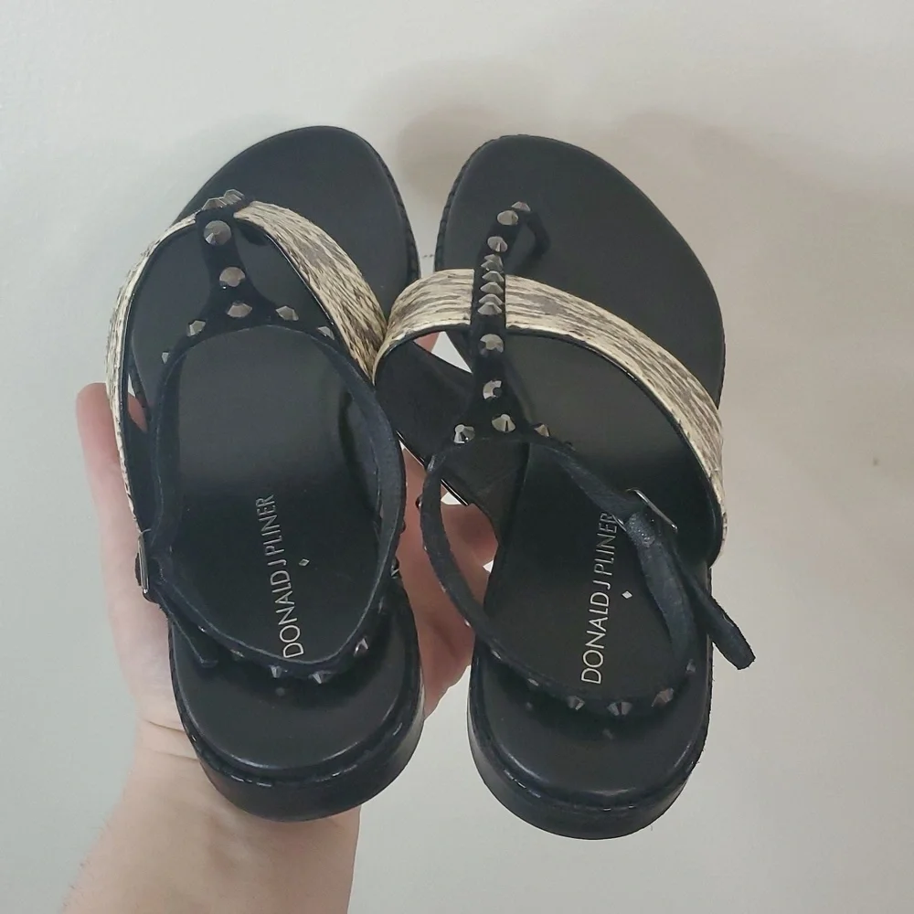 Donald J Pliner Lacy SP Animal Printed Sandals Size 8 Ankle Strap Stud Details